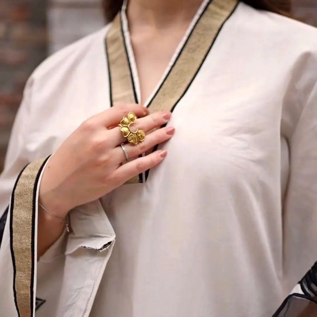 2 Pcs Women's Stitched Linen Embroidered Shirt And Trouser